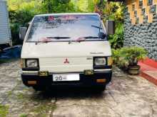 Mitsubishi DELICA L300 1982 Van