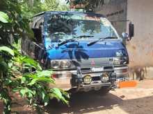 Mitsubishi Delica P 25 1995 Van