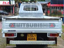 https://riyasewana.com/uploads/mitsubishi-delica-p15-21607026804.jpg