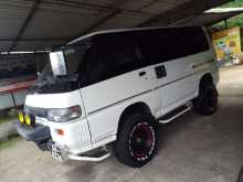 Mitsubishi DELICA P25V 4WD 1991 Van