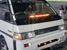 Mitsubishi Delica PO5 1993 Van