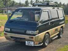 Mitsubishi Delica PO5 1988 Van