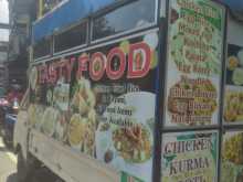 https://riyasewana.com/uploads/mitsubishi-delica-street-food-1981-2017475912341.jpg