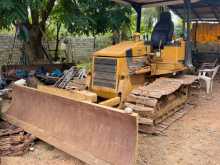 Mitsubishi Dozer 1981 Heavy-Duty