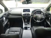 https://riyasewana.com/uploads/mitsubishi-eclipse-cross-2018-2219141612883.jpg