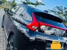 https://riyasewana.com/uploads/mitsubishi-eclipse-cross-2018-520192112462.jpg