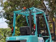 Mitsubishi FD25 Forklift 2004 Heavy-Duty