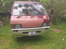 Mitsubishi Fo5 1986 Van