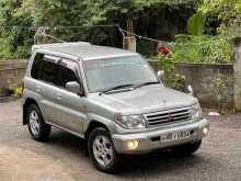 Mitsubishi Pajero IO 2000 SUV