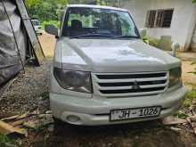 Mitsubishi Pajero IO 2001 SUV