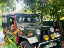 Mitsubishi 4DR5 J32 Jeep 1980 SUV