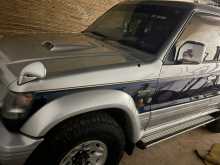 Mitsubishi Jeep 2005 SUV