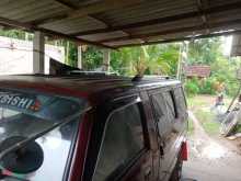 Mitsubishi L300 1985 Van
