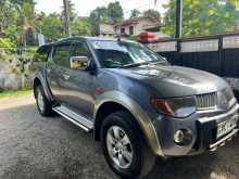https://riyasewana.com/uploads/mitsubishi-l-200-2007-49383912803.jpg