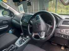 https://riyasewana.com/uploads/mitsubishi-l-200-231141344911.jpg