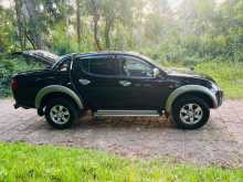https://riyasewana.com/uploads/mitsubishi-l-200-23852144173.jpg
