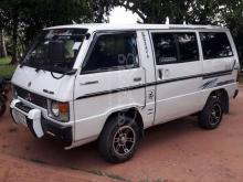 Mitsubishi L300 1980 Van
