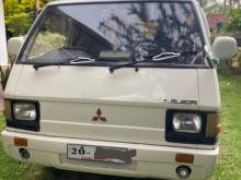 Mitsubishi L300 1985 Van