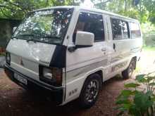 Mitsubishi L300 1982 Van