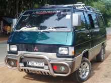 Mitsubishi L300 1979 Van