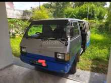 Mitsubishi L300 1985 Van