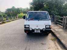 Mitsubishi L300 1985 Van