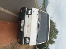 Mitsubishi L300 1990 Van
