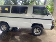 Mitsubishi L300 1983 Van
