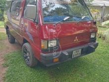 Mitsubishi L300 1986 Van