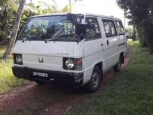Mitsubishi L300 1980 Van
