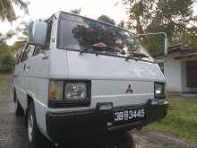 Mitsubishi L300 1980 Van