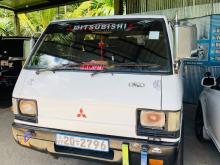 Mitsubishi L300 1983 Van