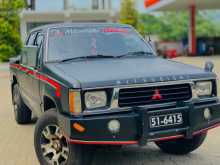 https://riyasewana.com/uploads/mitsubishi-l200-1991-2111263112041.jpg