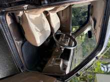 https://riyasewana.com/uploads/mitsubishi-l200-2001-67332612564.jpg