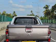 https://riyasewana.com/uploads/mitsubishi-l200-2010-820401512212.jpg