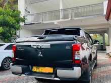 https://riyasewana.com/uploads/mitsubishi-l200-216393022053.jpg