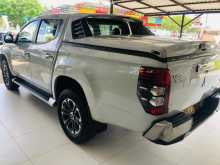 https://riyasewana.com/uploads/mitsubishi-l200-27133532413.jpg
