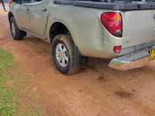 https://riyasewana.com/uploads/mitsubishi-l200-271906014742.jpg