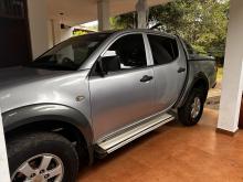 https://riyasewana.com/uploads/mitsubishi-l200-2813363717335.jpg