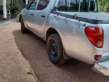 https://riyasewana.com/uploads/mitsubishi-l200-2wd-27747576604.jpg