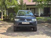 Mitsubishi L200 4WD 2011 Pickup