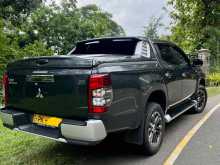 https://riyasewana.com/uploads/mitsubishi-l200-511544722122.jpg