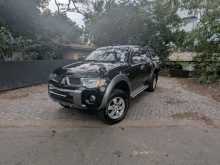 https://riyasewana.com/uploads/mitsubishi-l200-animal-2007-2020272612461.jpg