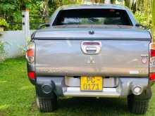 https://riyasewana.com/uploads/mitsubishi-l200-sportero-2010-238382412082.jpg