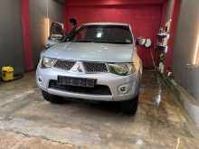 https://riyasewana.com/uploads/mitsubishi-l200-sportero-2010-818303512511.jpg