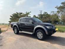 https://riyasewana.com/uploads/mitsubishi-l200-sportero-2014-308084512643.jpg