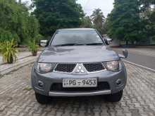 https://riyasewana.com/uploads/mitsubishi-l200-sportero-2015-206363112414.jpg