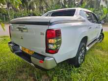 https://riyasewana.com/uploads/mitsubishi-l200-sportero-2020-114432012772.jpg