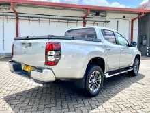 https://riyasewana.com/uploads/mitsubishi-l200-sportero-2020-159481312262.jpg