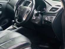 https://riyasewana.com/uploads/mitsubishi-l200-sportero-2020-309534612414.jpg